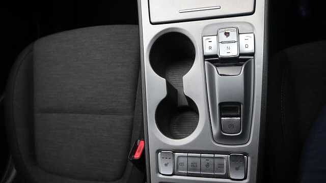 Hyundai KONA 64kWh Premium SUV 5dr Electric Auto (10.5kW Charger) (204 ps)