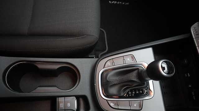 Hyundai KONA 1.6 h-GDi Premium SUV 5dr Petrol Hybrid DCT Euro 6 (s/s) (141 ps)