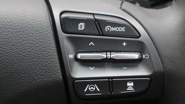 Hyundai KONA 1.6 h-GDi Ultimate SUV 5dr Petrol Hybrid DCT Euro 6 (s/s) (141 ps) White