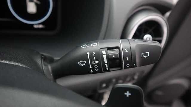 Hyundai KONA 1.6 h-GDi Ultimate SUV 5dr Petrol Hybrid DCT Euro 6 (s/s) (141 ps) White