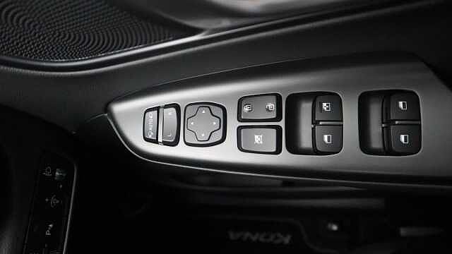 Hyundai KONA 1.6 h-GDi Ultimate SUV 5dr Petrol Hybrid DCT Euro 6 (s/s) (141 ps) White