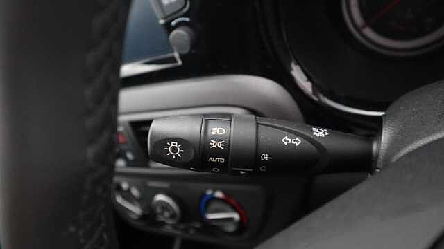 Hyundai i10 1.2 SE Connect Hatchback 5dr Petrol Auto Euro 6 (s/s) (84 ps)