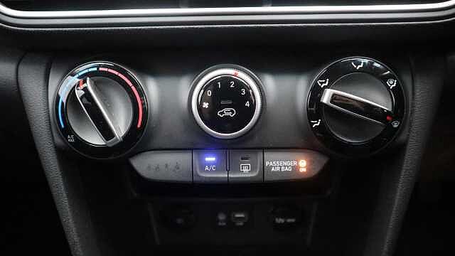 Hyundai KONA 1.0 T-GDi Play SUV 5dr Petrol Manual Euro 6 (s/s) (120 ps)