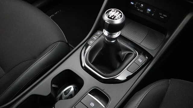 Hyundai TUCSON 1.6 T-GDi Premium SUV 5dr Petrol Manual Euro 6 (s/s) (160 ps)