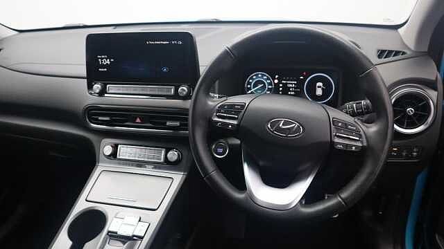 Hyundai KONA 64kWh Premium SUV 5dr Electric Auto (10.5kW Charger) (204 ps)