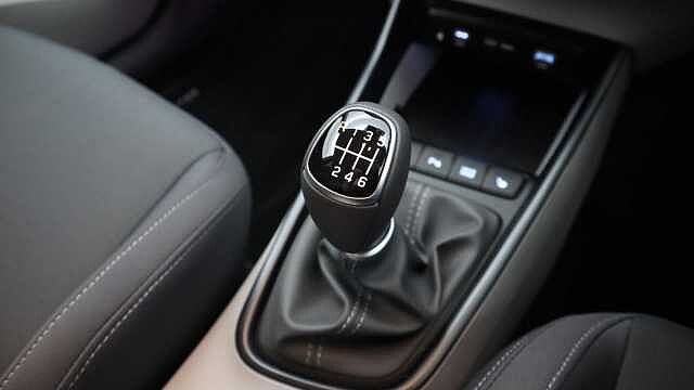 Hyundai BAYON 1.0 T-GDi Tech Line SUV 5dr Petrol Manual Euro 6 (s/s) (90 ps) Blue