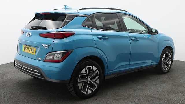 Hyundai KONA 64kWh Premium SUV 5dr Electric Auto (10.5kW Charger) (204 ps)