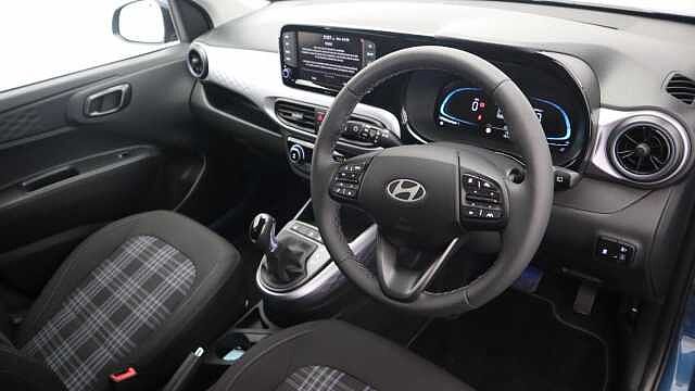 Hyundai I10 1.2 Premium Hatchback 5dr Petrol Auto Euro 6 (s/s) (79 ps) Blue