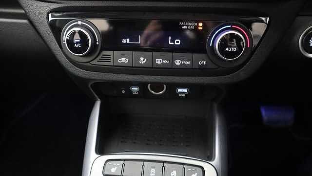 Hyundai I10 1.2 Premium Hatchback 5dr Petrol Auto Euro 6 (s/s) (79 ps) Blue
